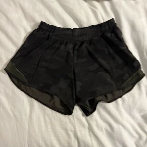 Lululemon Hotty Hot Shorts 4”